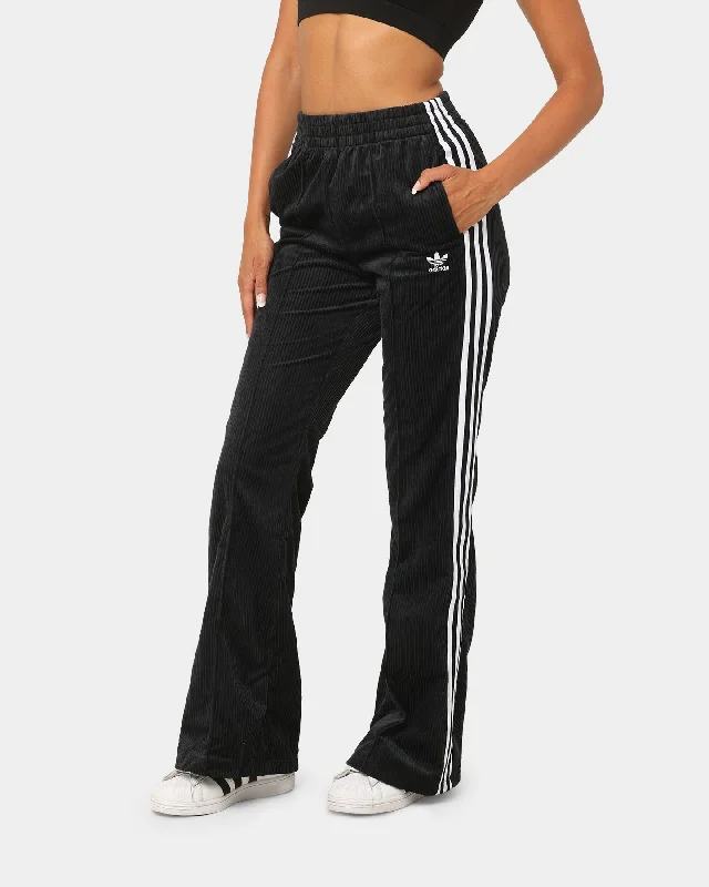 Adidas Women's Adicolour Classics Chunky Velour Pants Black Chic Capri Pants