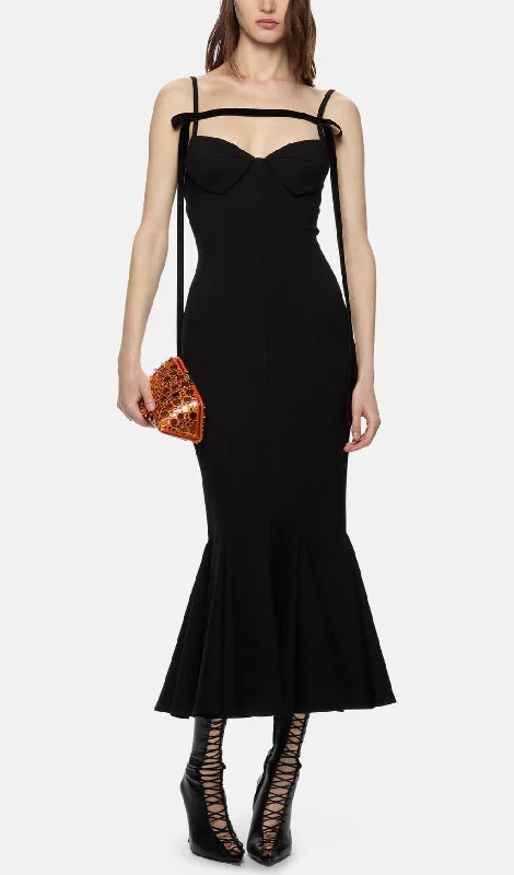 STRAPY SLIM MAXI DRESS IN BLACK Cozy Longline Maxi Dress