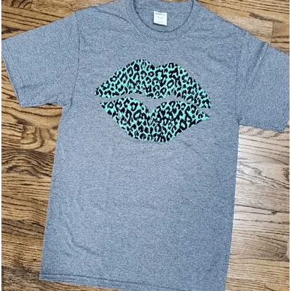 Leopard lips - turquoise t-shirt Graphic T-Shirt Round Neck Polyester