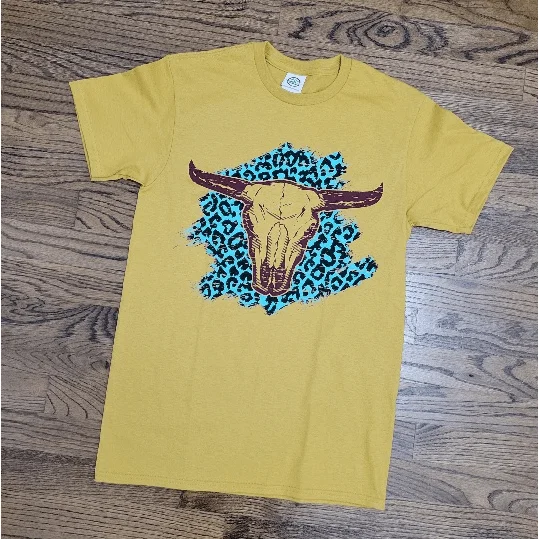 Maroon Longhorn With Turquoise Leopard T-shirt Front Pockets Side Pockets Patch Pockets