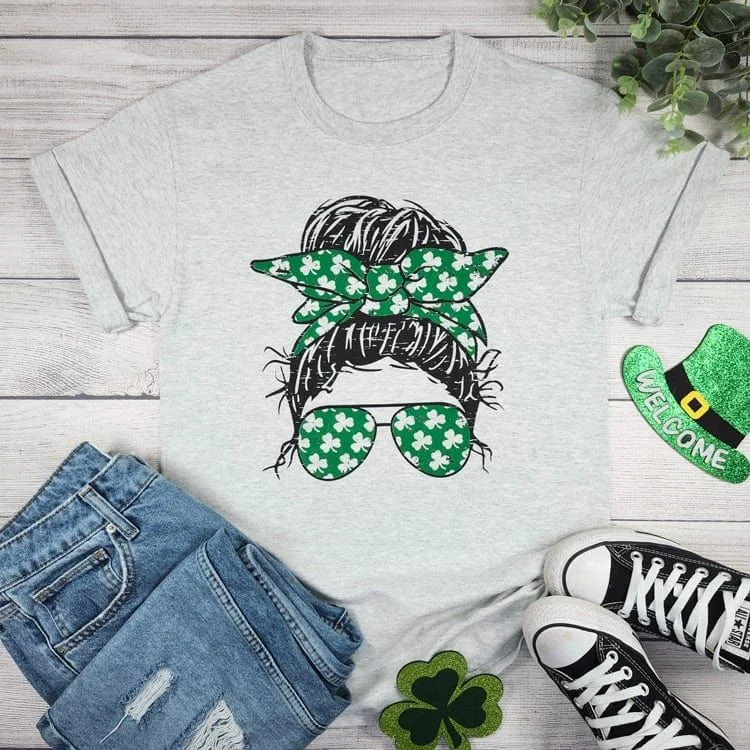 Messy Bun st. Patricks T-shirt Basic T-Shirt Crew Neck Short Sleeve