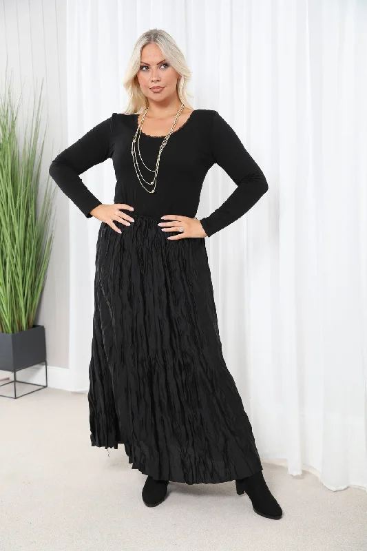 Crinkle Maxi Skirt Black maxi skirt elegant
