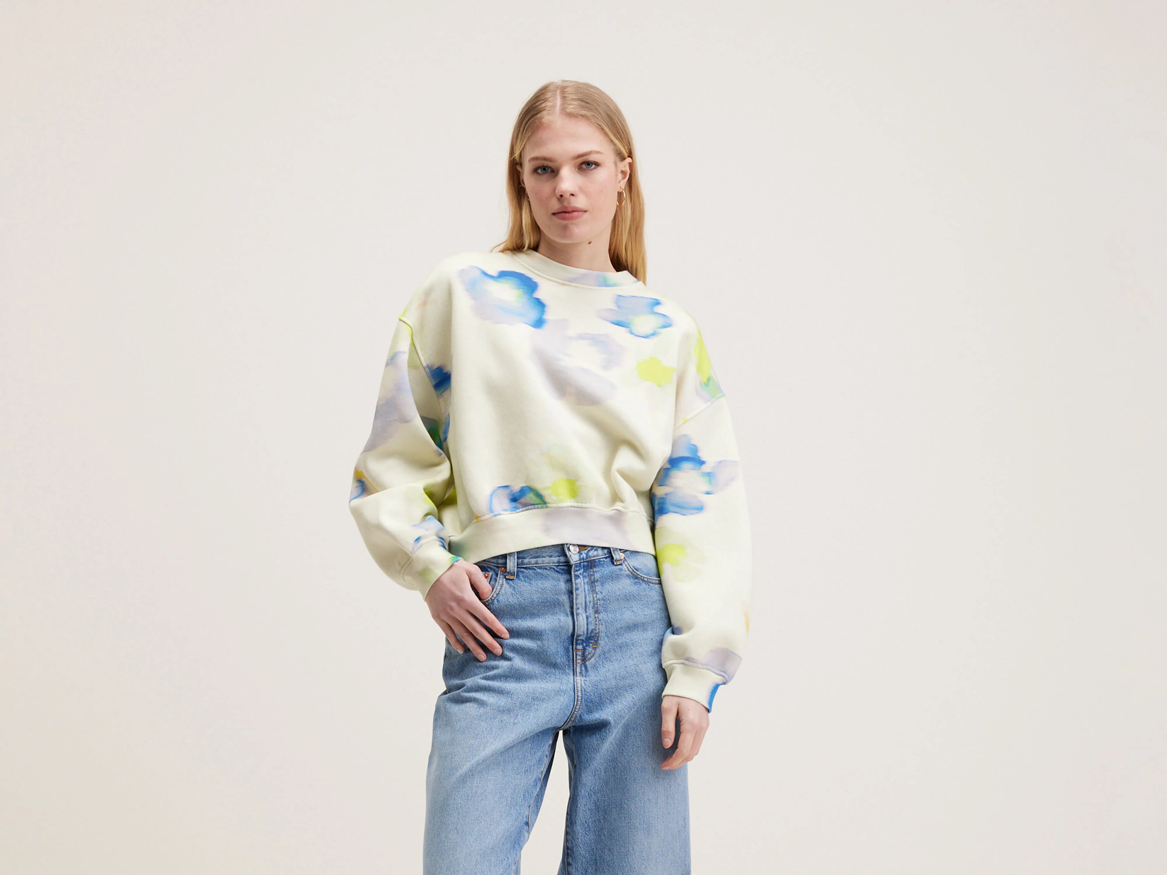 Fancy floral printed sweatshirt (242 / W / COMBO B) Hoodie with Hem Frayed Vintage Worn Fancy floral printed sweatshirt (242 / W / COMBO B) Hoodie with Hem Frayed Vintage Worn